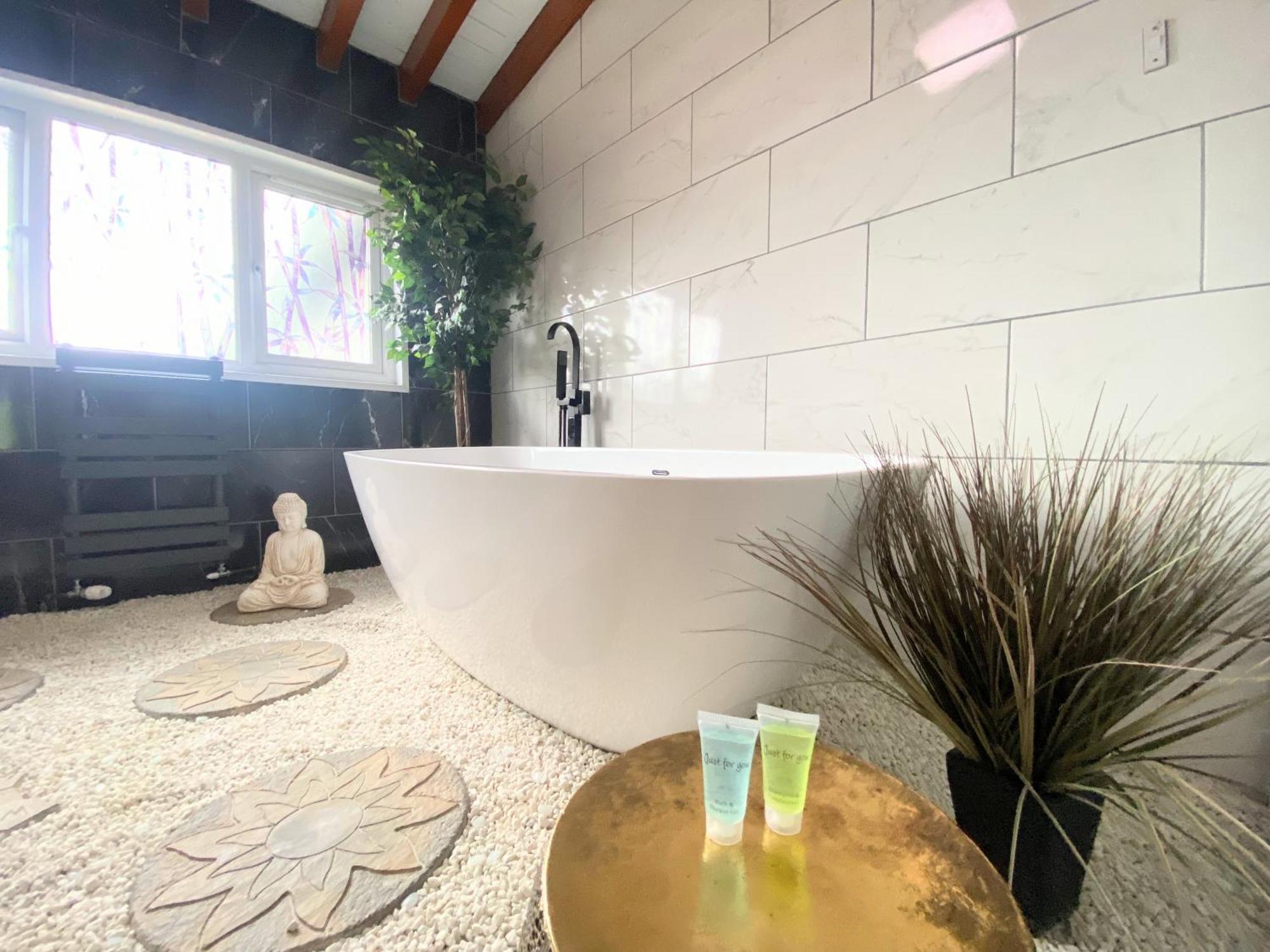 Balnald Kaoglen Zen-Feature Bath-Dunkeld-Route 500 빌라 외부 사진